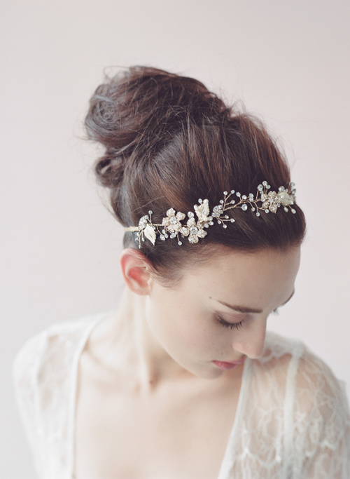 Những kiểu tóc đẹp mê ly “cứu cái nóng” cho cô dâu mùa hè