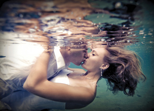 Anh: Rộ trào lưu chụp ảnh cưới dưới nước - 12