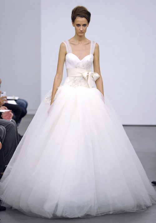 6 xu hướng váy cưới lộng lẫy nhất Bridal FW - 4