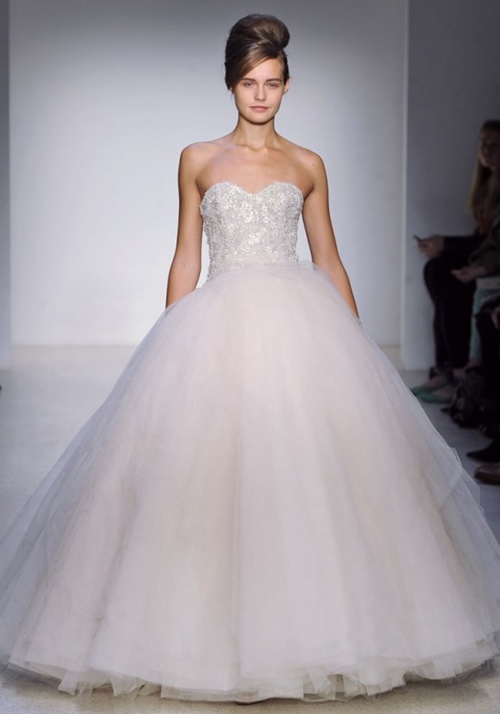 6 xu hướng váy cưới lộng lẫy nhất Bridal FW - 7