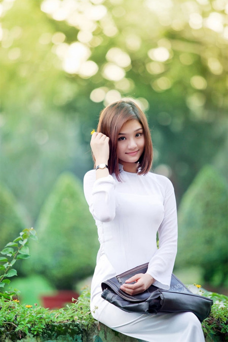 Hot girl Việt duyên dáng áo dài nữ sinh