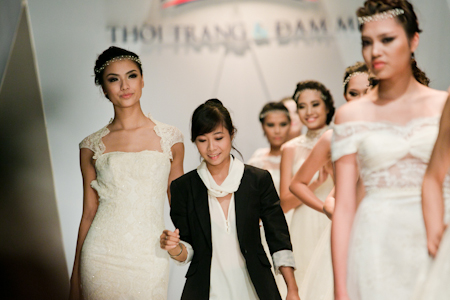 Mỹ nhân Việt toả sáng trong trang phục cưới